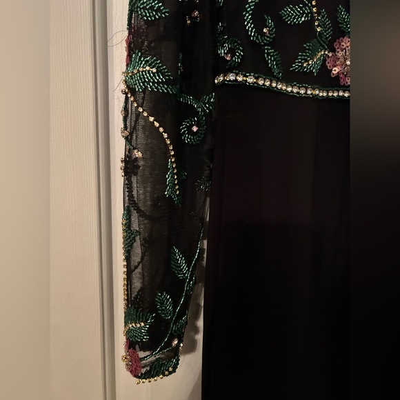 Beautiful evening dress.  Great for all seasons - Picture 8 of 8